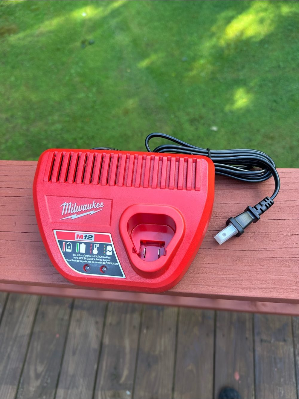 Milwaukee M12 Battery Charger